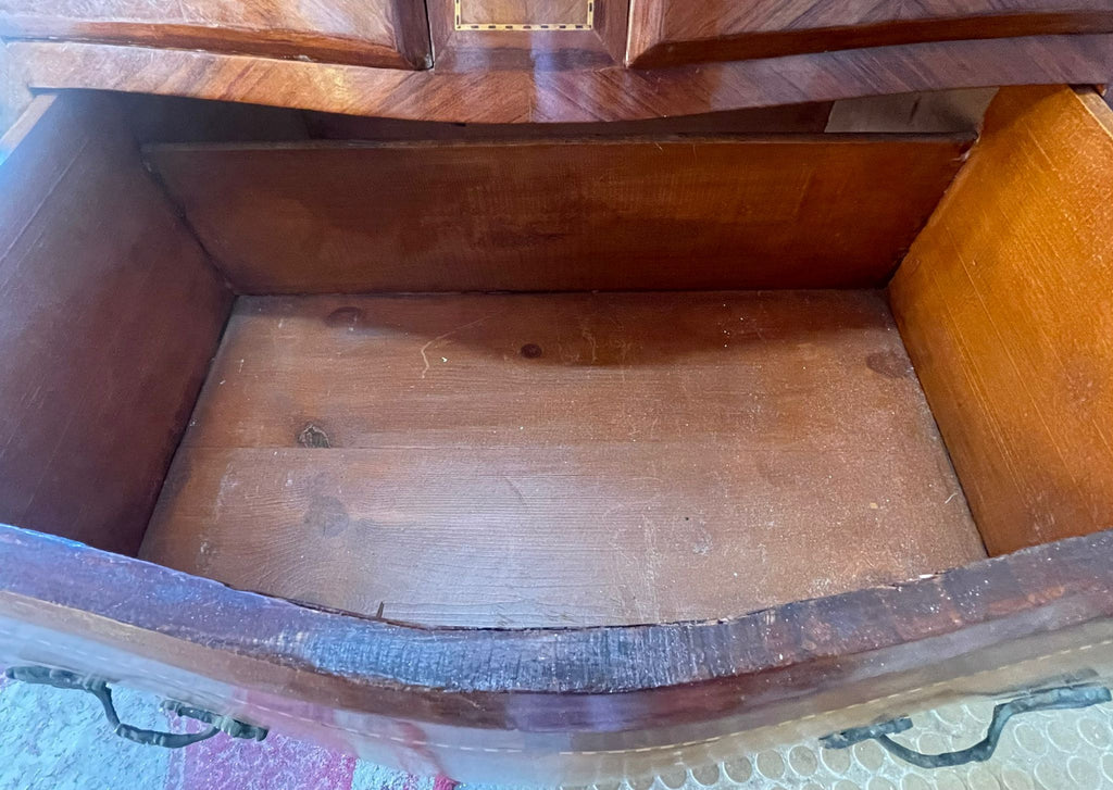 Comò d'arredo d'epoca in stile classico di pregio