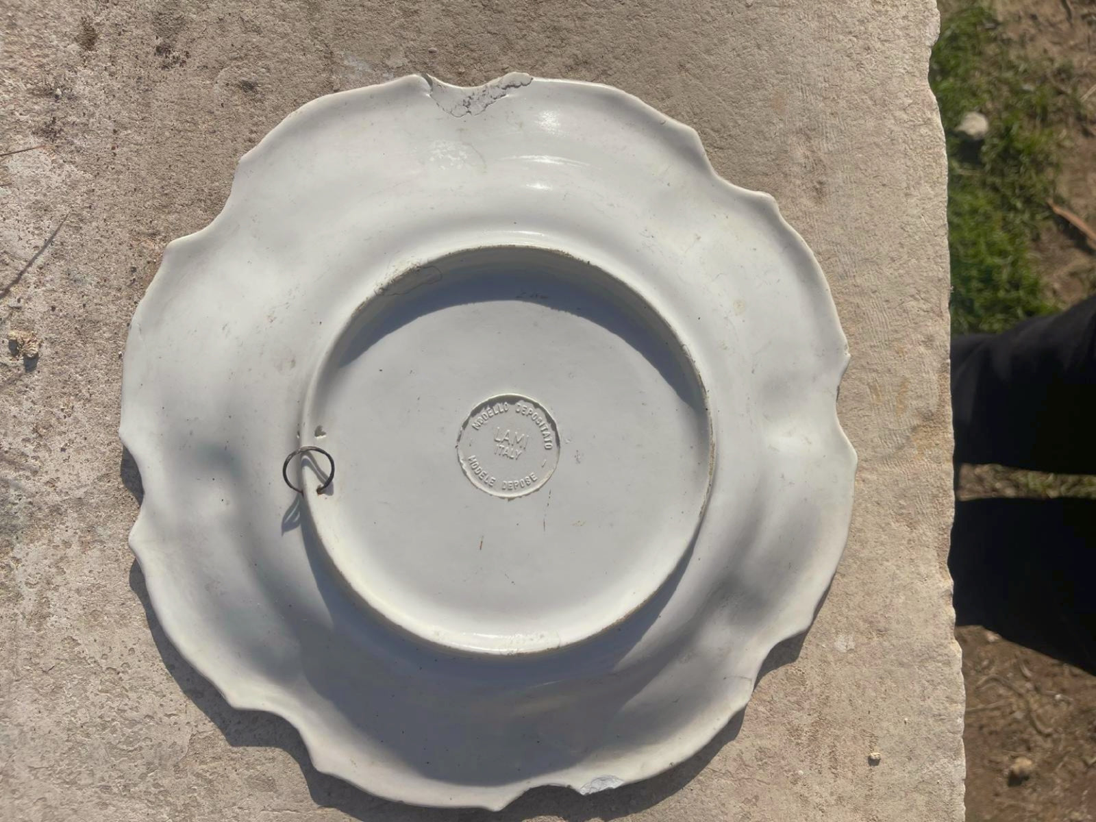 Piatto decorativo Craquelé con motivo floreale - Produzione Italiana