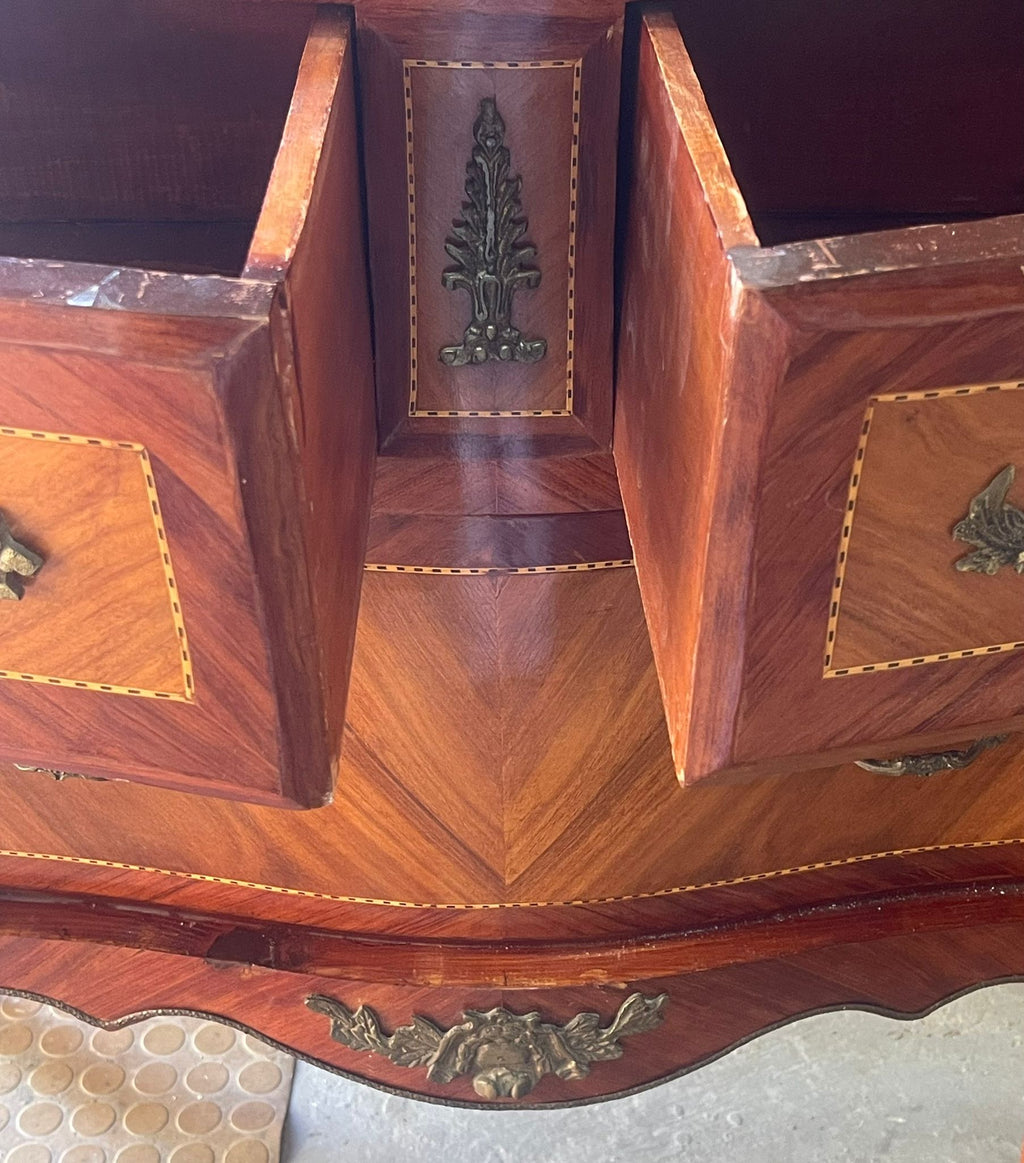 Comò d'arredo d'epoca in stile classico di pregio