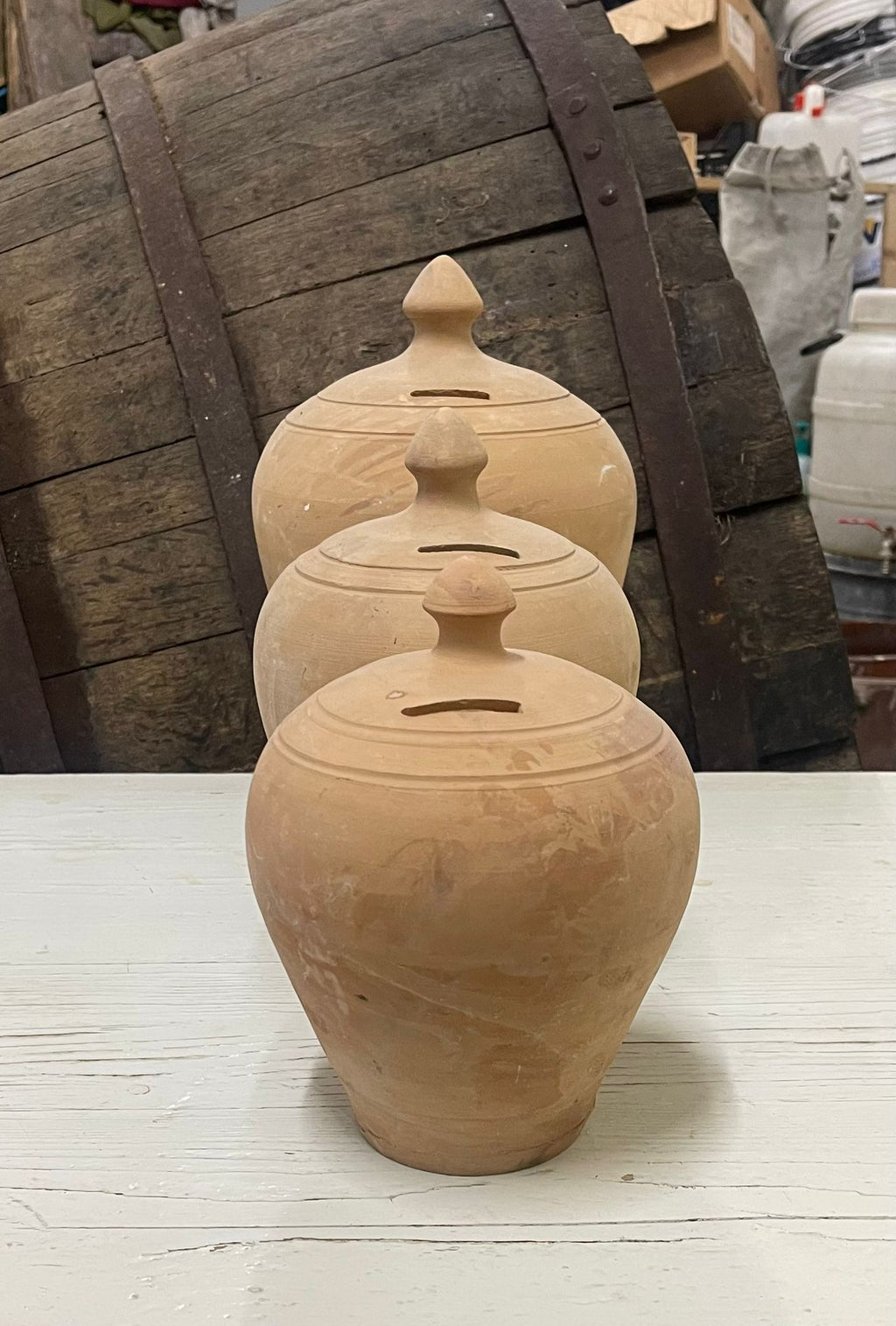 Salvadanai artigianali storici in terracotta naturale